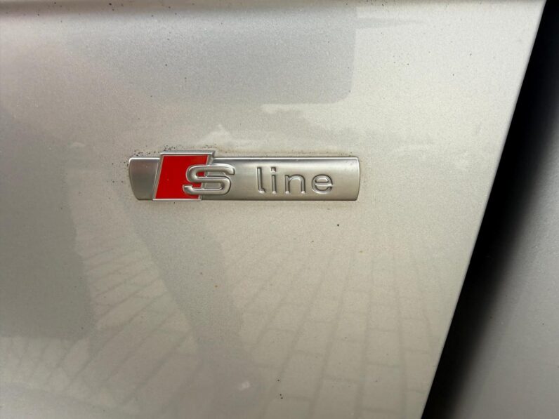 
								AUDI A3 pilns									