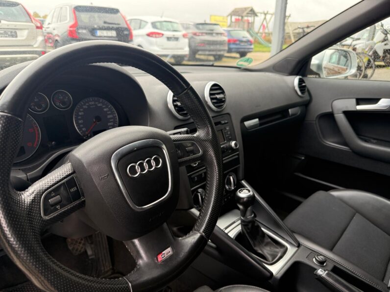 
								AUDI A3 pilns									