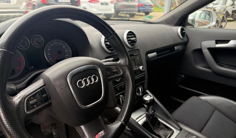 
								AUDI A3 pilns									