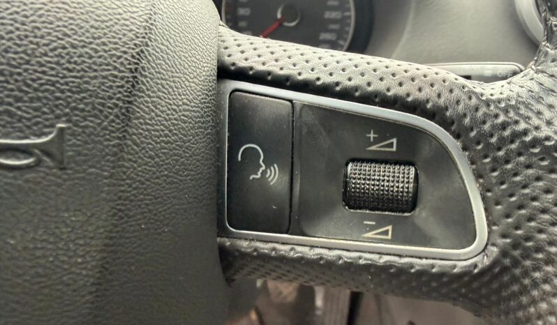 
								AUDI A3 pilns									