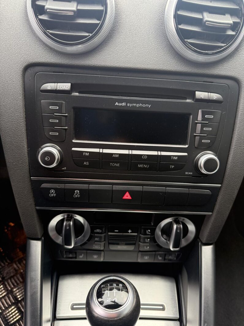 
								AUDI A3 pilns									