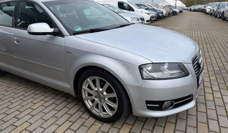 
								AUDI A3 pilns									