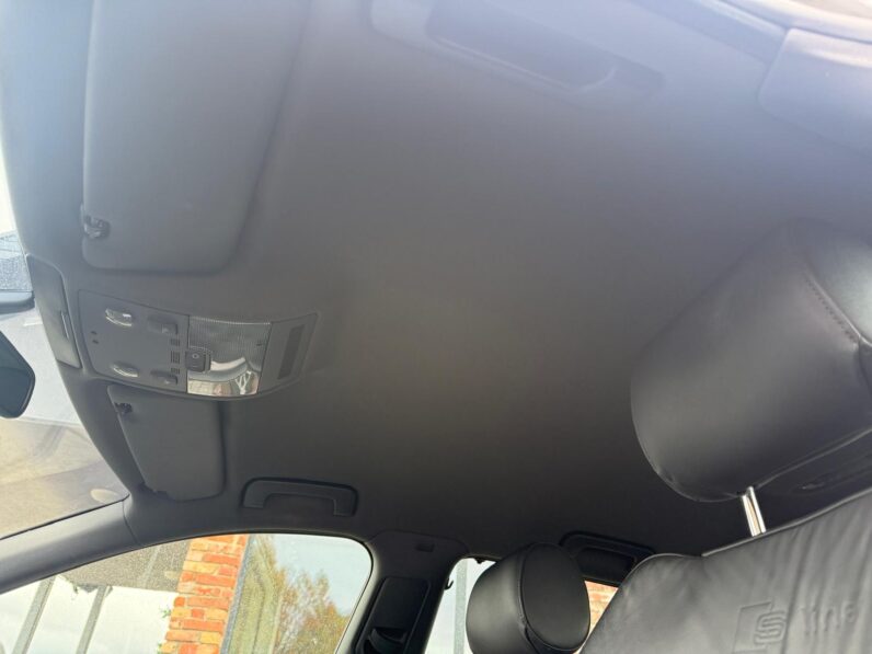
								AUDI A3 pilns									