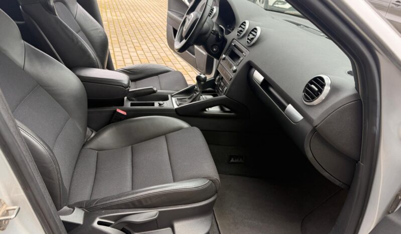 
								AUDI A3 pilns									
