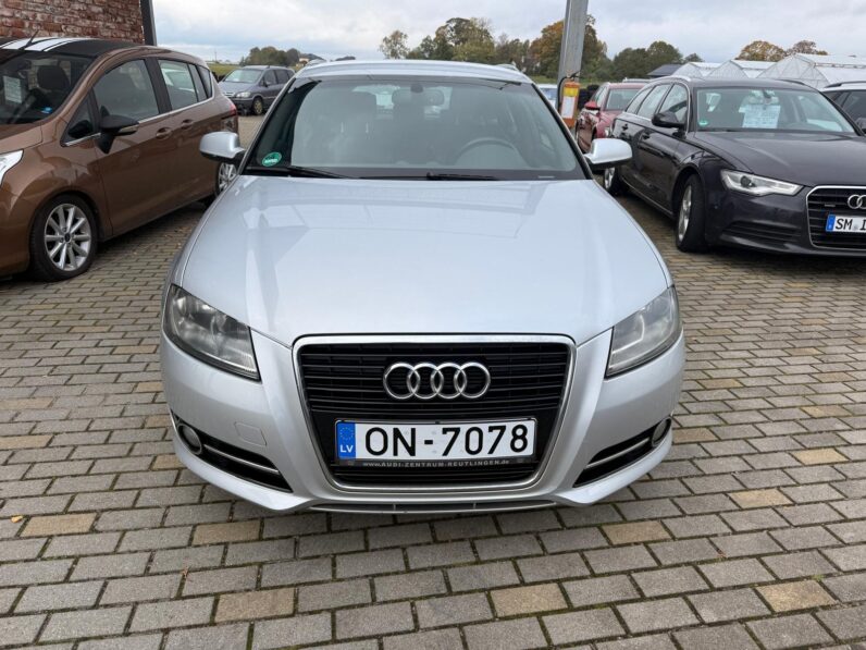 
								AUDI A3 pilns									